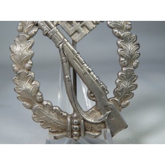 Infantry assault badge in silver, marked CW by Carl Wild. Espenlaub militaria