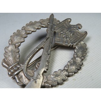 Infantry assault badge in silver, marked CW by Carl Wild. Espenlaub militaria
