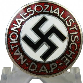 Нагрудный знак члена нацистской партии 3го Рейха. Майер. Espenlaub militaria