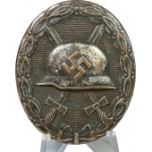 Wound badge in silver, Übergross type. 
