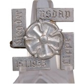 1933 NSDAP Sieg der Lippe -merkki, alumiinia, nuppineula; valmistajamerkintä 