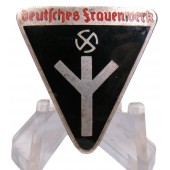 Insignia de la Asociación Nazi de Mujeres en el III Reich M1 / 8 RZM