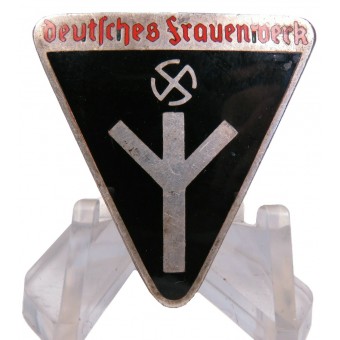 Знак женской нацистской ассоциации. 3-й Рейх M1/8 RZM. Espenlaub militaria