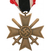 Kriegsverdienst Kreuz mit Schwertern II. Klasse. 1939. Prácticamente nuevo