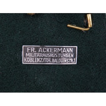 Médaille pour 4 ans du service dans le Wehrmacht sur le bar de Ackermann. Espenlaub militaria