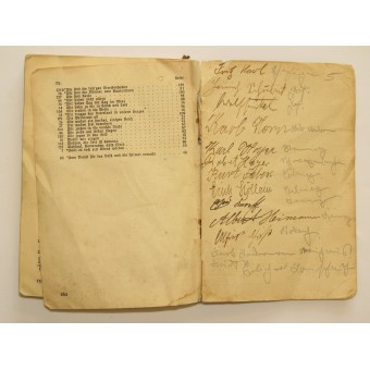 The Rad Songbook met handtekeningen van legervrienden. Espenlaub militaria