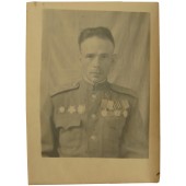 Foto aus der Archivdatei von Artilleriemajor Pobedinskiy.