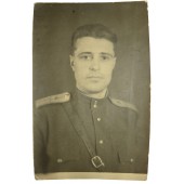 Foto av Röda arméns juniorlöjtnant i artilleriet, 1946 år.