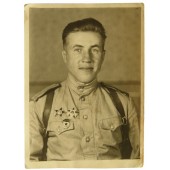 Oikeaksi todistettu valokuva kaartin yliluutnantti Ochkinista