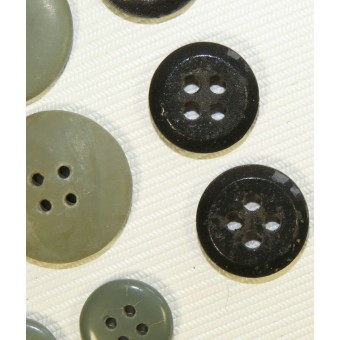 Insieme di pulsanti in ceramica per SS o Wehrmacht semoventi pistola tunica.. Espenlaub militaria