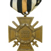 Croix commémorative de la Première Guerre mondiale avec épées