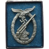 Luftwaffe FLAK badge met originele doos van uitgifte, E.F. Wiedemann