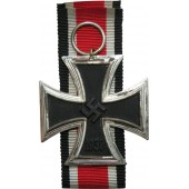 Cruz de Hierro alemana de la 2ª Guerra Mundial, 2ª clase. Fabricada por Gustav Brehmer