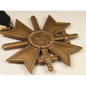 Mérite militaire Croix de deuxième classe avec épées 1939. Bronze. Brennlack. Espenlaub militaria