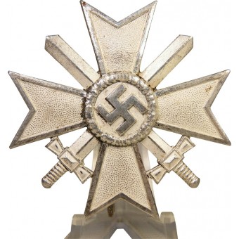 Silverklass av 1939 års militära förtjänstkors med svärd. F. Orth L/15. Espenlaub militaria