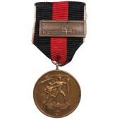 01.10.1938 Sudetenland Commemorative Medal, "Prager Burg" Spange L/12 C.E. Junker