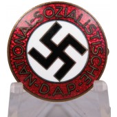 Badge de membre N.S.D.A.P. RZM M1 / 157-Phillip Turks Witwe