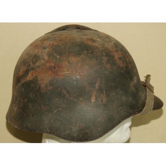 Стальной шлем СШ 36 с пулевым повреждением. Espenlaub militaria
