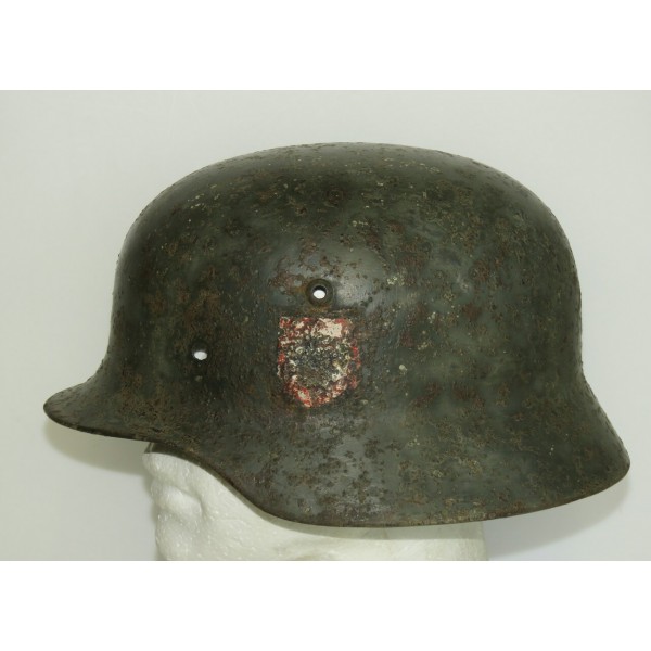 Double-decal M 35 SS helmet