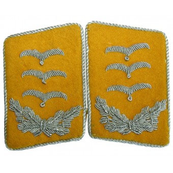 Luftwaffe aircrew or paratroopers collar tabs in the rank of Hauptmann. Espenlaub militaria