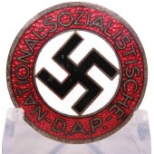 Insignia del partido NSDAP de Hermann Aurich M1/105RZM