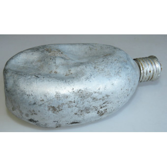 Фляга РККА с повреждениями. Espenlaub militaria