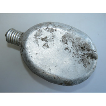 Фляга РККА с повреждениями. Espenlaub militaria