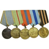 WW2 gevechts medaille's bar: Stalingrad medaille, Wenen, Boedapest en anderen.