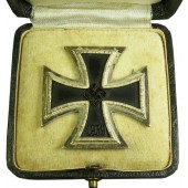 Iron Cross First Class 1939 with presentation Case, marked "100"