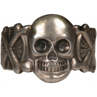 Silver traditional ring with skull from the 3rd Reich period. Sterling silver 835. Espenlaub militaria
