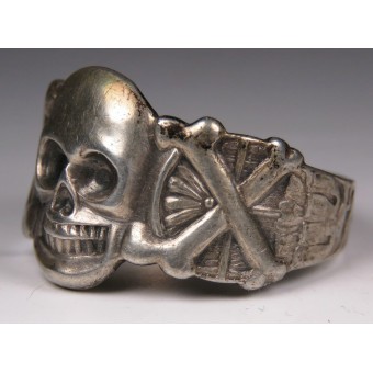 Zilveren traditionele ring met schedel vanaf de 3e Reich-periode. Sterling zilver 835. Espenlaub militaria
