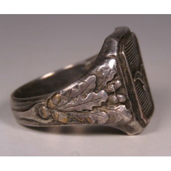 Anillo alemán con diseño de gaviota procedente de un collar de la Luftwaffe. Espenlaub militaria