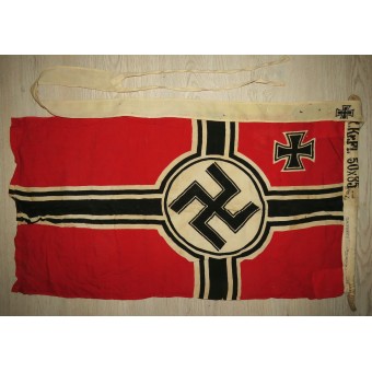 Bandera de batalla de la Kriegsmarine con el gallardete de comandante del submarino U-407. Espenlaub militaria