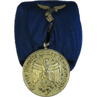 4 Jahre Treue dienst in der Wehrmacht-medalj, variant från Luftwaffe. Espenlaub militaria