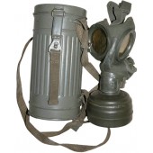 Tidig M 37 gasmask med behållare, Lufschutzpolizei återutgiven
