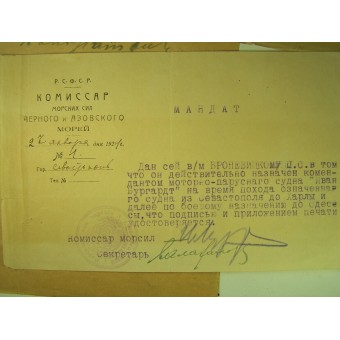 Satz der Papiere, Ausweise, Bescheinigungen von 1918 bis 1945 ausgestellt auf Peotr Symeonovich Bronevitsky. Offizier der Roten Flotte.. Espenlaub militaria