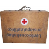 Boîte en bois de premiers secours finlandais de l'année 1939-1944