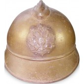 M15 kaiserlich-russischer Helm vom Typ Adrian.