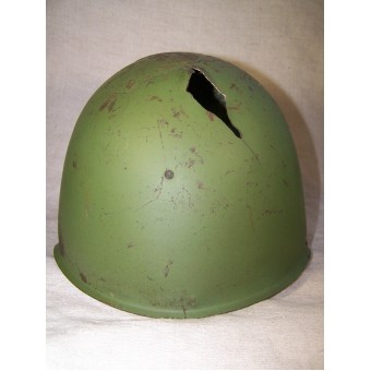 Gefechtsbeschädigter SSch-39 Helm in Originallackierung mit Red Star. Espenlaub militaria