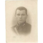 Puna-armeijan lääkintäluutnantti henkilökohtainen valokuva