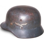 Duitse helm M 35 , stalen helm met dubbele sticker, SE64