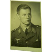 Soldado alemán de la Luftwaffe en Tuchrock foto original de la 2ª Guerra Mundial