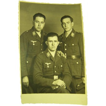 Alkuperäinen WW2 -kuva saksalaisista Luftwaffe -sotilaista Tuchrocksissa. Espenlaub militaria