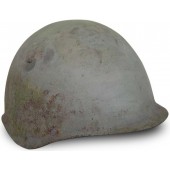 Helm vom Typ SSch-39/1, hergestellt im blockierten Leningrad