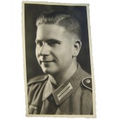 Foto di studio originale di un soldato tedesco della seconda guerra mondiale in tunica M 40