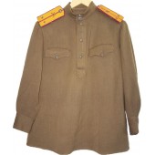 Sowjetrussische M 43 Gymnasterka Jacke für einen Leutnant der Artillerie