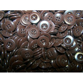 Brown boutons en plastique 17-18 mm. Espenlaub militaria