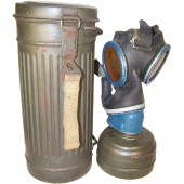 Tysk WW2 , 1941 års daterad gasmask och gasflaska.