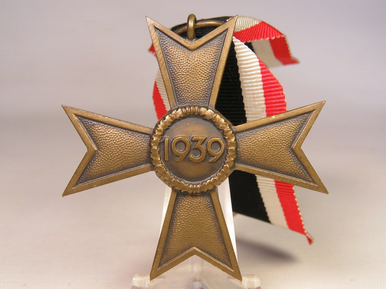 1939 - Second Class War Merit cross without swords. No marking