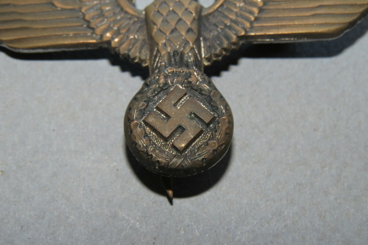 Cupal NSDAP eagle, marked M 1/50 RZM- Insignia, Accessories